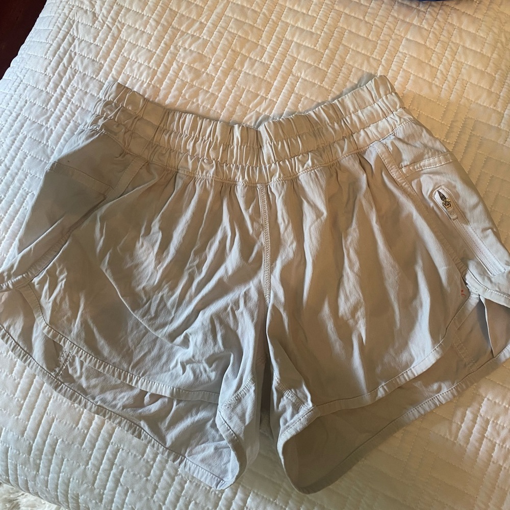 white lulu tracker shorts